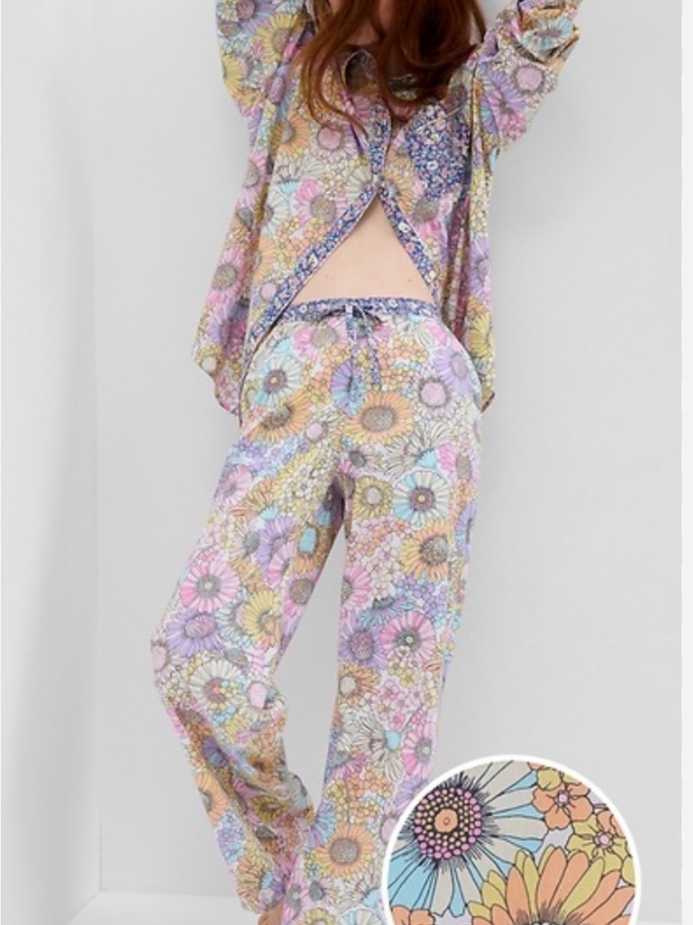 GAP Body Floral Two-Piece Pajama Set in soft cotton poplin - Picture 2 of 16
